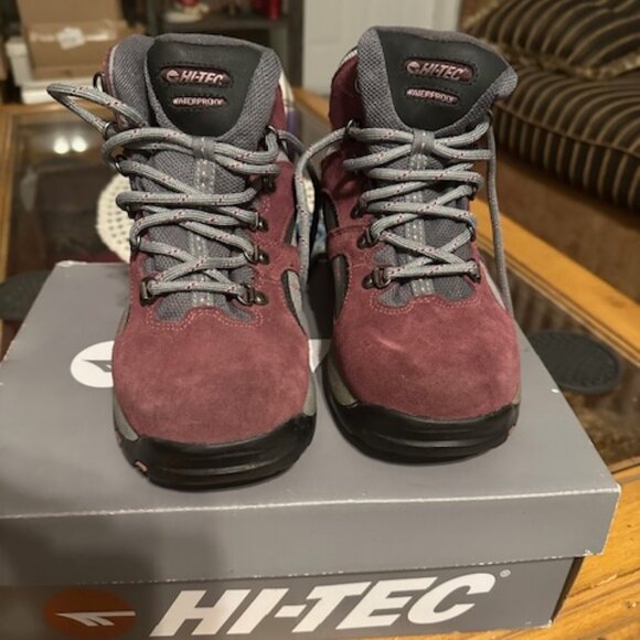 Hiking boots - Picture 4 of 4